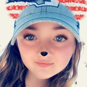 Meet your Posher, Alexis